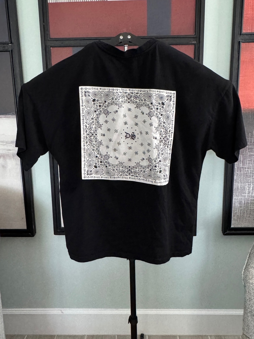 Snoop Dogg Dogg Supply Black Bandana Paisley Graphic Tee Men’s Large